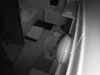 voyeurcam-julmodels-bath-2nd-2