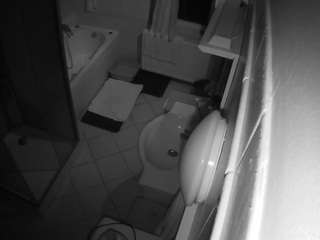 voyeurcam-julmodels-bath-2nd-2