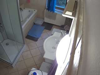 voyeurcam-julmodels-bath-2nd-2