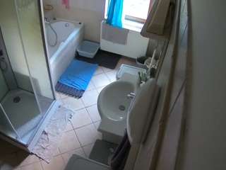 voyeurcam-julmodels-bath-2nd-2 camsoda