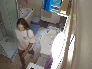 voyeurcam-julmodels-bath-2nd-2 camsoda
