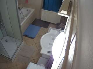  voyeurcam-julmodels-bath-2nd-2 chat room