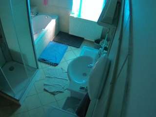 voyeurcam-julmodels-bath-2nd-2