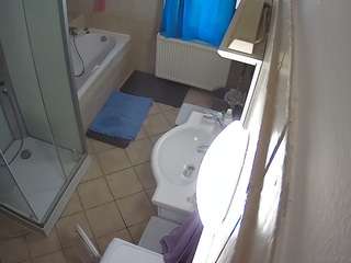 voyeurcam-julmodels-bath-2nd-2