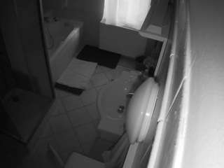 voyeurcam-julmodels-bath-2nd-2