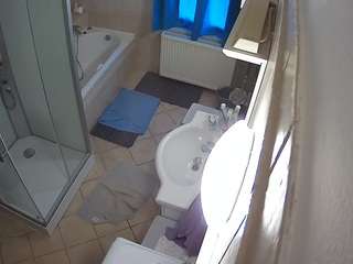 voyeurcam-julmodels-bath-2nd-2