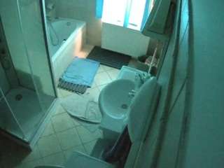 voyeurcam-julmodels-bath-2nd-2 camsoda