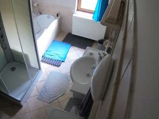 voyeurcam-julmodels-bath-2nd-2 camsoda