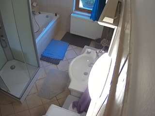 voyeurcam-julmodels-bath-2nd-2