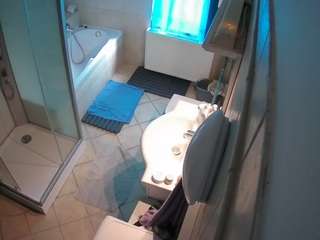 voyeurcam-julmodels-bath-2nd-2