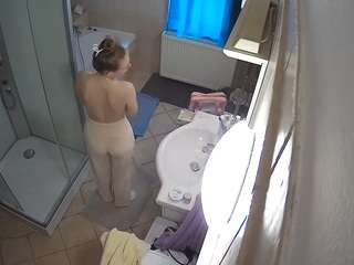 voyeurcam-julmodels-bath-2nd-2
