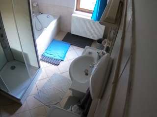 voyeurcam-julmodels-bath-2nd-2 camsoda
