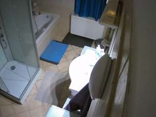voyeurcam-julmodels-bath-2nd-2