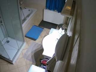voyeurcam-julmodels-bath-2nd-2