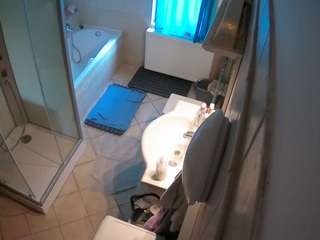 voyeurcam-julmodels-bath-2nd-2 camsoda