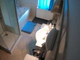 voyeurcam-julmodels-bath-2nd-2 camsoda