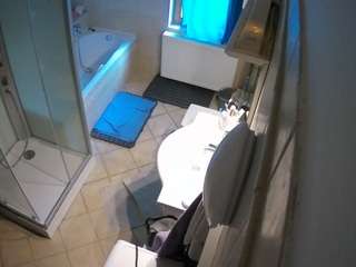 voyeurcam-julmodels-bath-2nd-2 camsoda