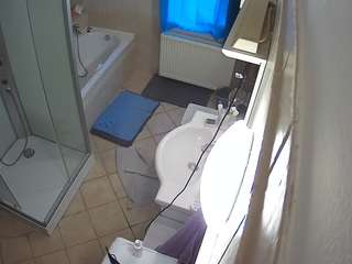 voyeurcam-julmodels-bath-2nd-2 camsoda