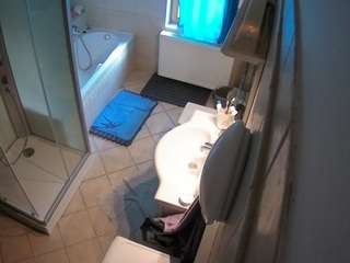 voyeurcam-julmodels-bath-2nd-2 camsoda