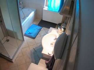 voyeurcam-julmodels-bath-2nd-2 camsoda