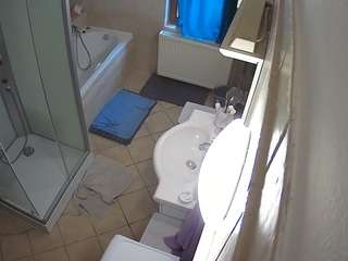 voyeurcam-julmodels-bath-2nd-2 camsoda