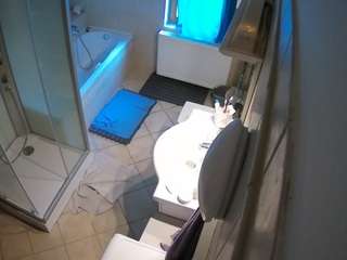 voyeurcam-julmodels-bath-2nd-2