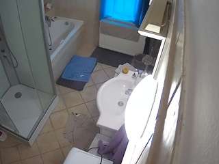 voyeurcam-julmodels-bath-2nd-2