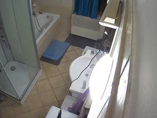 voyeurcam-julmodels-bath-2nd-2