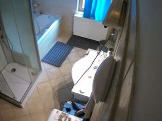 voyeurcam-julmodels-bath-2nd-2