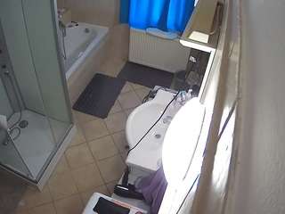 voyeurcam-julmodels-bath-2nd-2