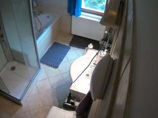 voyeurcam-julmodels-bath-2nd-2