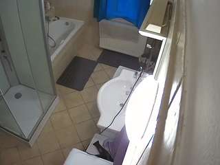 voyeurcam-julmodels-bath-2nd-2 webcam model