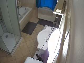 voyeurcam-julmodels-bath-2nd-2 webcam model