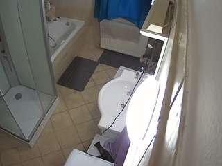 voyeurcam-julmodels-bath-2nd-2 webcam model