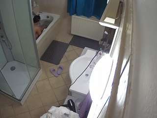 voyeurcam-julmodels-bath-2nd-2