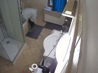 voyeurcam-julmodels-bath-2nd-2