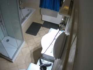 voyeurcam-julmodels-bath-2nd-2 camsoda