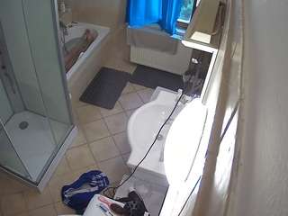 voyeurcam-julmodels-bath-2nd-2's CamSoda show and profile