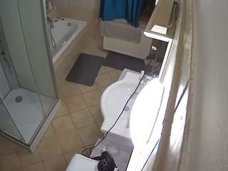 voyeurcam-julmodels-bath-2nd-2's CamSoda show and profile