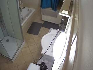 voyeurcam-julmodels-bath-2nd-2's CamSoda show and profile