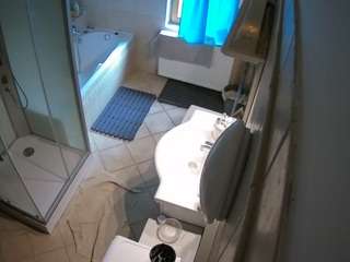 voyeurcam-julmodels-bath-2nd-2's CamSoda show and profile