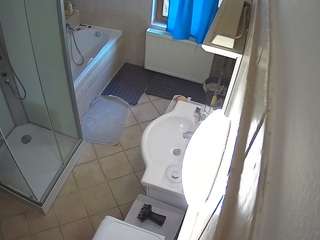 voyeurcam-julmodels-bath-2nd-2's CamSoda show and profile