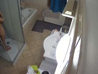 voyeurcam-julmodels-bath-2nd-2