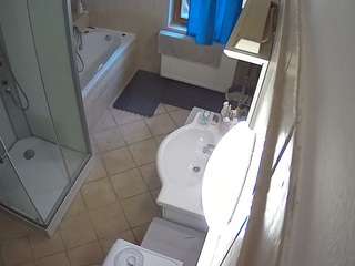 voyeurcam-julmodels-bath-2nd-2