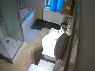 voyeurcam-julmodels-bath-2nd-2