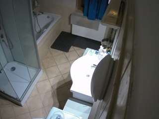 voyeurcam-julmodels-bath-2nd-2