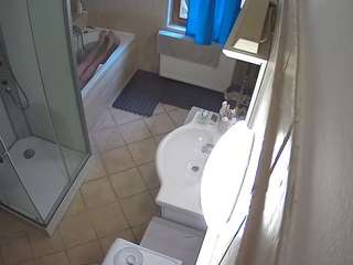 voyeurcam-julmodels-bath-2nd-2