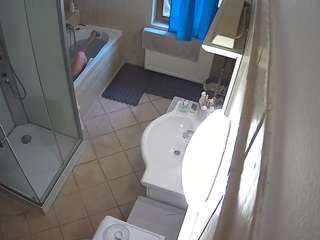 voyeurcam-julmodels-bath-2nd-2