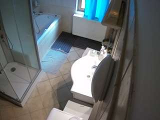 voyeurcam-julmodels-bath-2nd-2's CamSoda show and profile