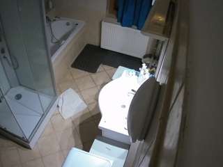 voyeurcam-julmodels-bath-2nd-2